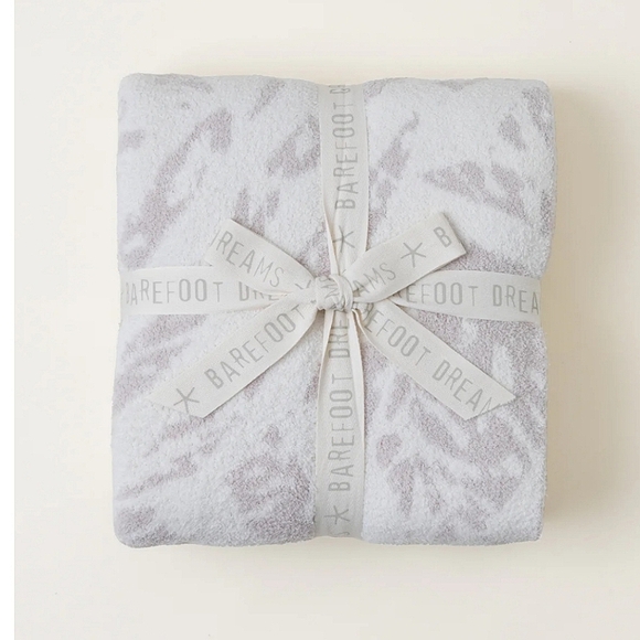 🍒NWT🍒 BAREFOOT DREAMS LARGE THROW - Picture 1 of 4